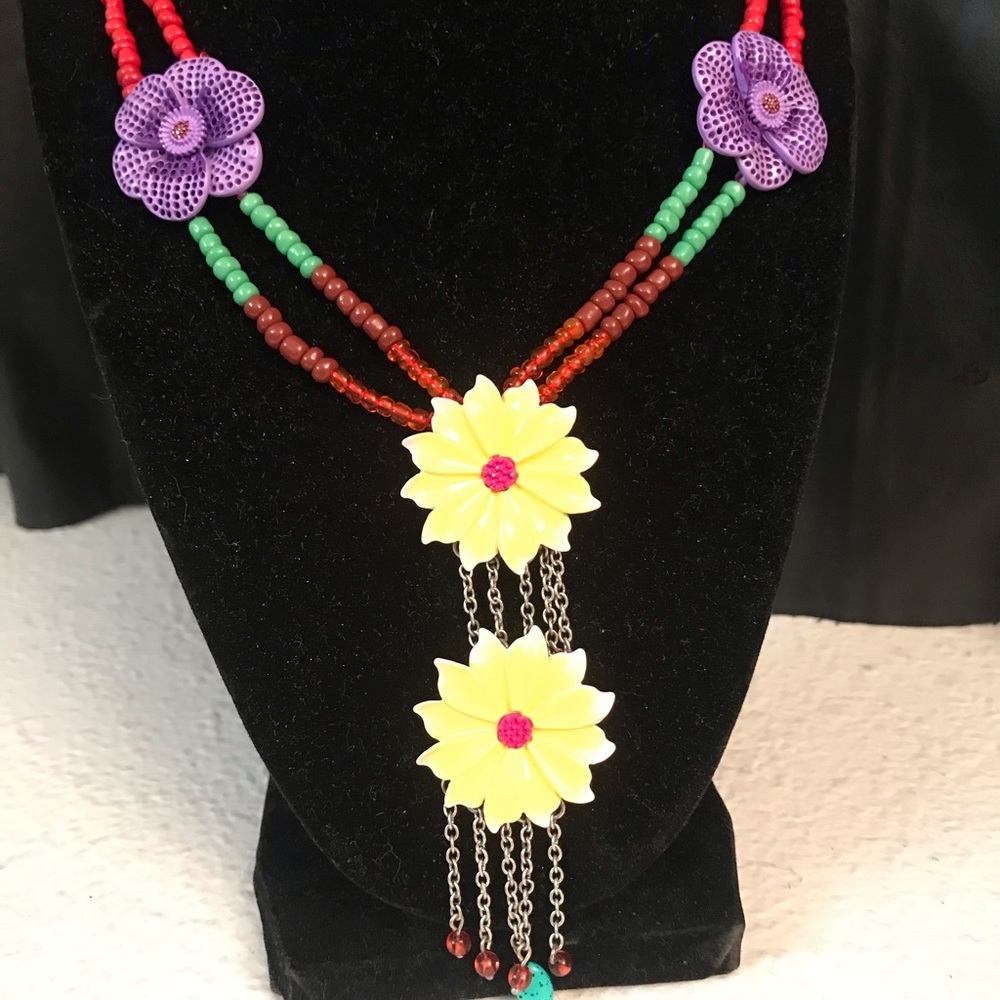 Betsey Johnson beaded flower necklace